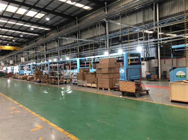 Elektrische minibus met een lengte van 7 m met een rijlengte van 200 km en LHD-stuur voor het openbaar vervoer