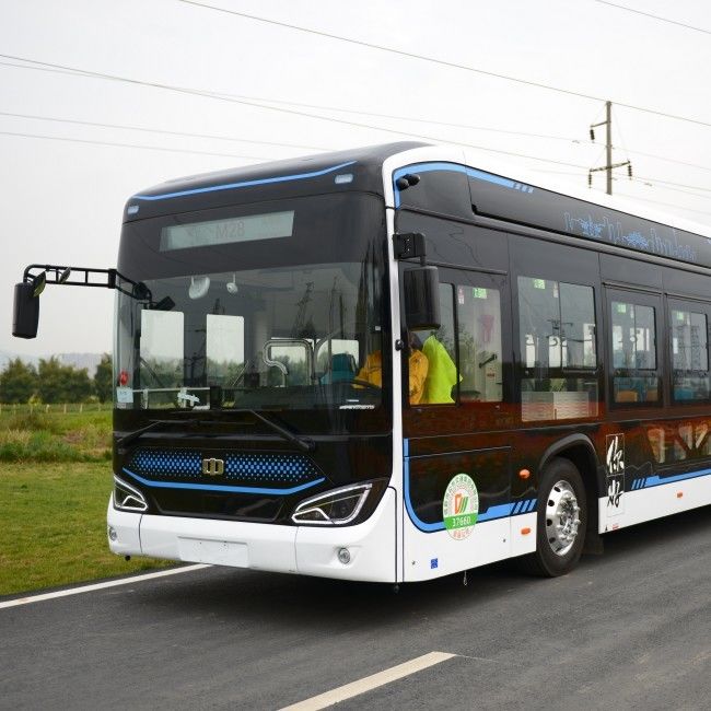 12 meter lage vloer elektrische stadsbus. Hoge capaciteit LFP-batterij. 300 km bereik. OEM-oplossing voor openbaar vervoer.