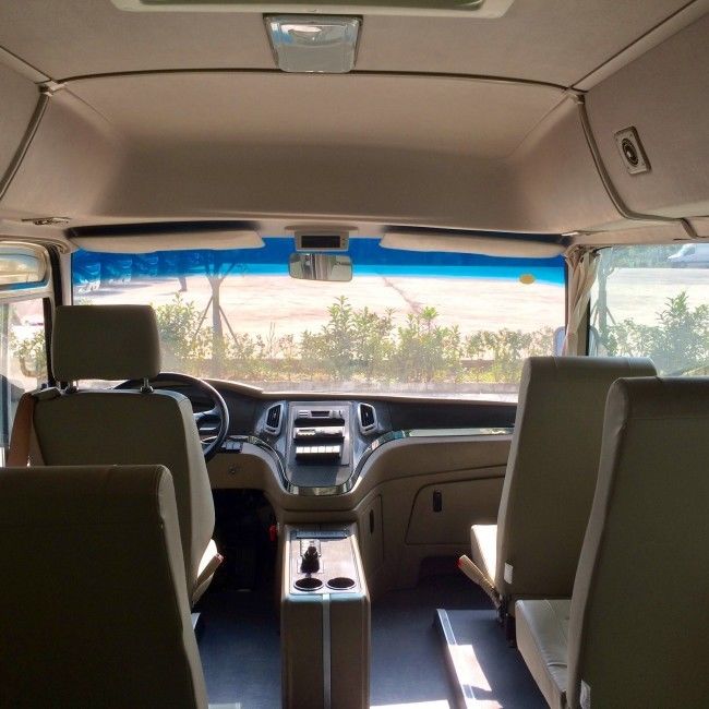 18 zitplaatsen Electric Coaster Bus met 200 km cruiserende afstand en 89,7 kWh batterij voor openbaar vervoer